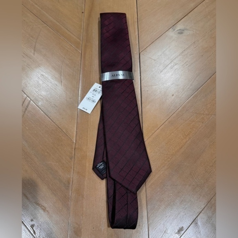 Alfani Mens Necktie Vendetta Grid Burgundy Slim Tie